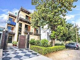 FabHotel GRD DLF Square