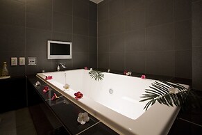Hotel and Spa Lotus Modern – Adults Only