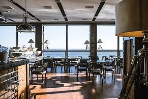 M1 Club Hotel