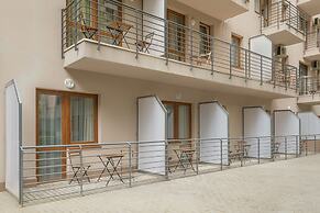 Maple Tree Apartments