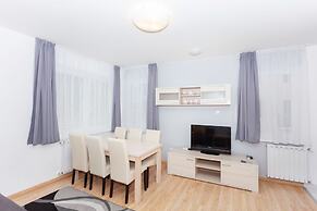 Maple Tree Apartments