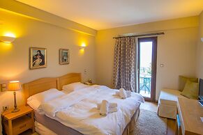 Anavasi Mountain Resort