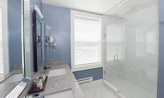 124 on Queen Hotel & Spa