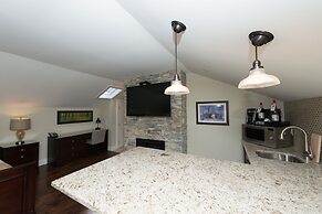 124 on Queen Hotel & Spa