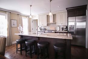 124 on Queen Hotel & Spa