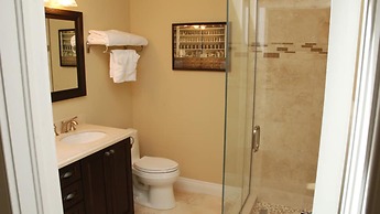 124 on Queen Hotel & Spa