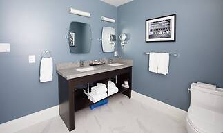 124 on Queen Hotel & Spa