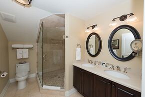 124 on Queen Hotel & Spa