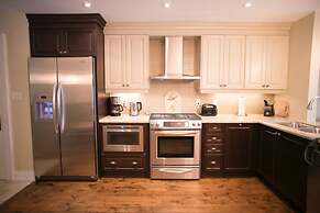 124 on Queen Hotel & Spa