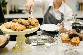 124 on Queen Hotel & Spa