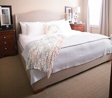 124 on Queen Hotel & Spa