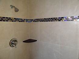 Tip Top Motel Cafe & Bakery