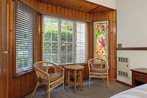 Kilauea Lodge and Restaurant