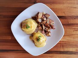 Kilauea Lodge and Restaurant