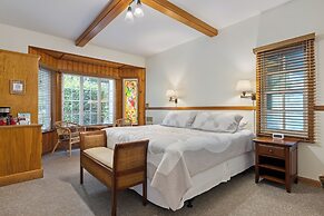 Kilauea Lodge and Restaurant