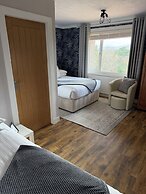 Braeburn Guest House / B&B