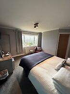 Braeburn Guest House / B&B
