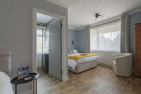 Braeburn Guest House / B&B