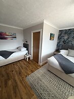 Braeburn Guest House / B&B