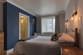 Braeburn Guest House / B&B