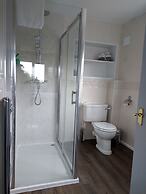 Braeburn Guest House / B&B