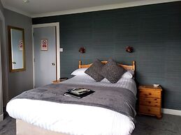Braeburn Guest House / B&B
