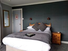 Braeburn Guest House / B&B