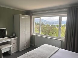 Braeburn Guest House / B&B