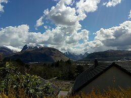 Braeburn Guest House / B&B