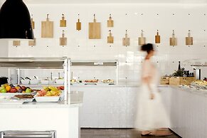 Sunprime Atlantic View Suite & Spa