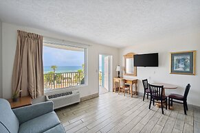 Holiday Terrace Beachfront Hotel, a By The Sea Resort