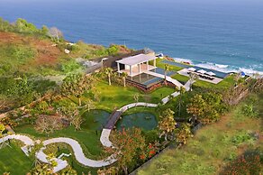 The Sanctus Villa