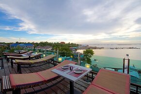 Kroque Boutique & Bistro