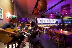 Kroque Boutique & Bistro