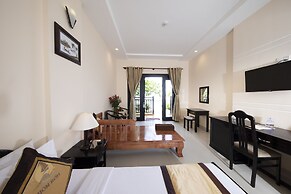 Hon Rom Central Beach Resort