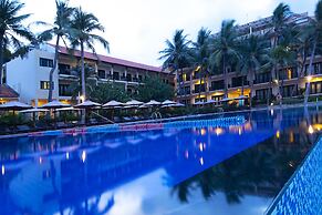 Hon Rom Central Beach Resort