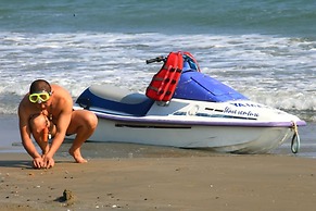 Hon Rom Central Beach Resort