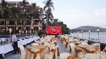 Hon Rom Central Beach Resort