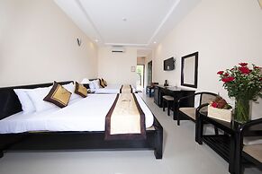 Hon Rom Central Beach Resort