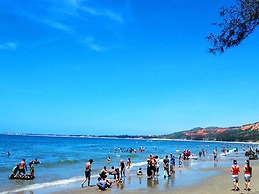 Hon Rom Central Beach Resort