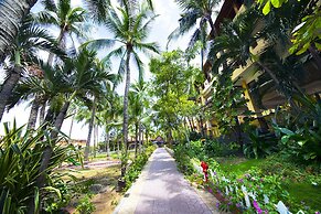 Hon Rom Central Beach Resort