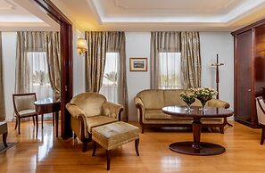 Hotel President Solin