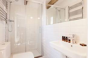 Aspasios Charming Flats