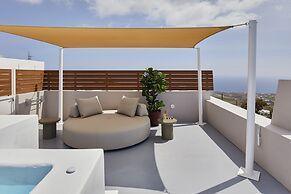 Damigos Caldera World