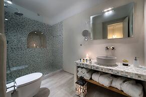 Damigos Caldera World