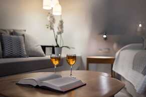 Damigos Caldera World