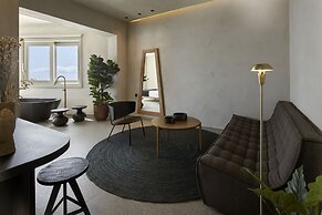 Damigos Caldera World