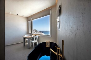 Damigos Caldera World