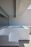 Damigos Caldera World