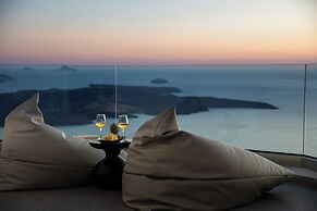 Damigos Caldera World